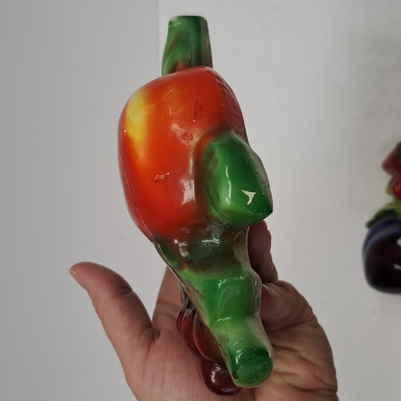 Vintage 1950’s set of 2 chalkware fruit cluster 2D wall plaques - Picture 11 of 12